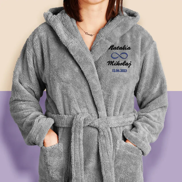 Monogram: Imiona Nieskończoność - Szlafrok z Haftem