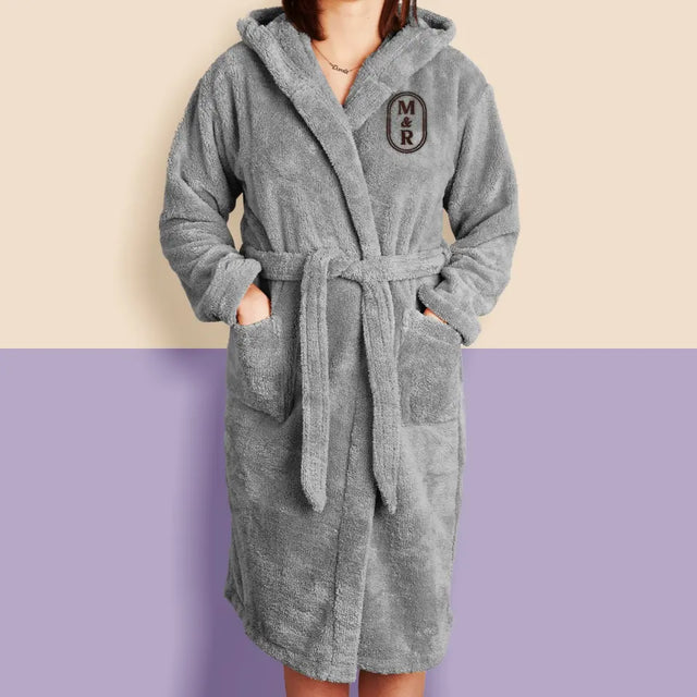 Monogram: Inicjały Klasyczne - Szlafrok z Haftem