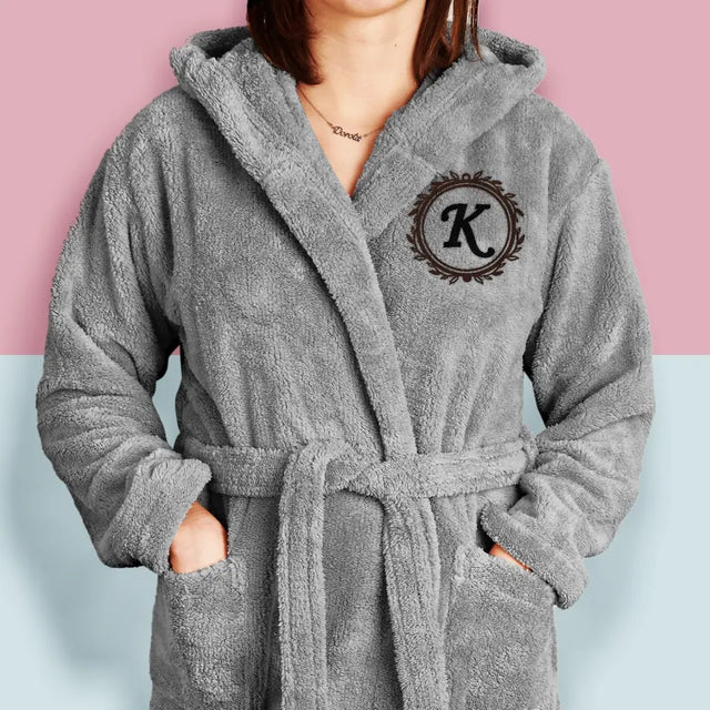 Monogram: Monogram Ozdobny - Szlafrok z Haftem