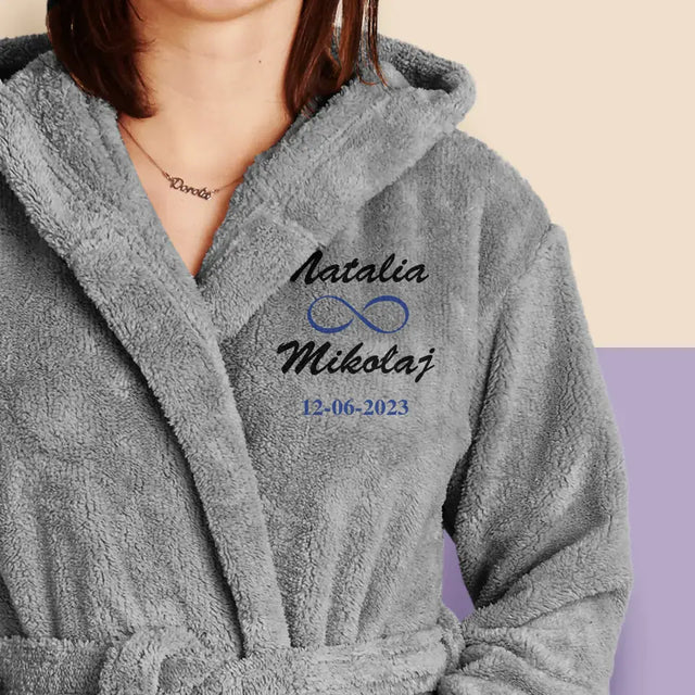 Monogram: Imiona Nieskończoność - Szlafrok z Haftem