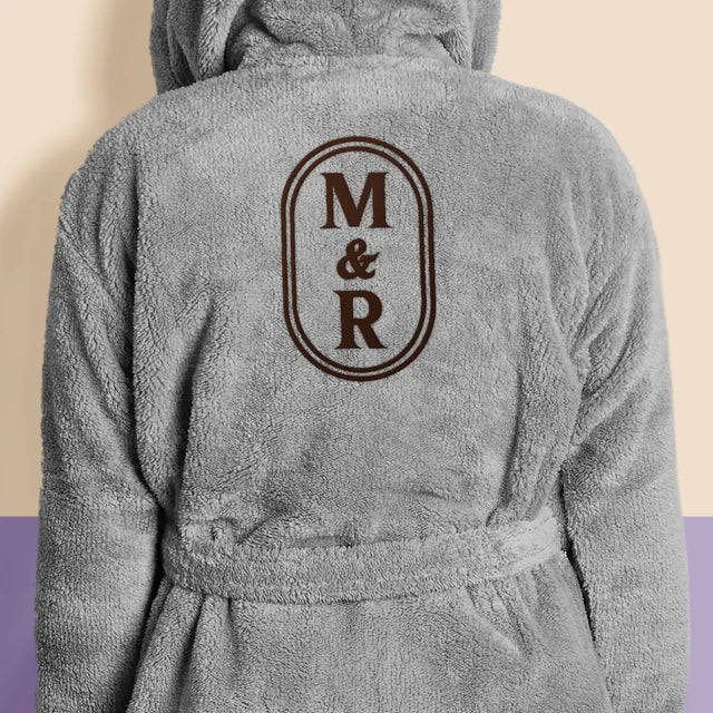 Monogram: Inicjały Klasyczne - Szlafrok z Haftem