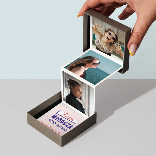 Zdjęcie i Podpis: Młodsza Nie Będziesz - Zestaw Zdjęć Harmonijka