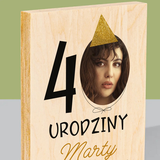 Zdjęcie I Podpis: 40 Urodziny Czapeczka - Wydruk Na Drewnie