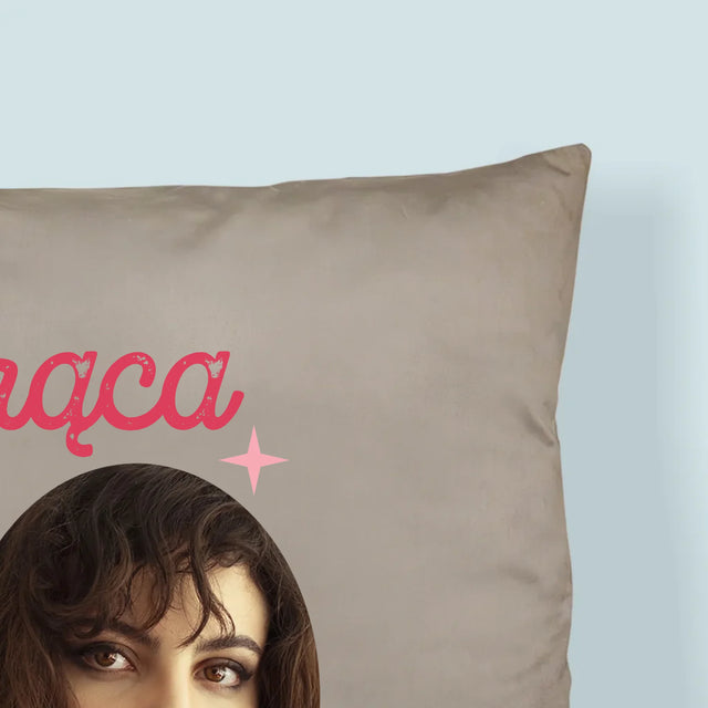 Zdjęcie I Podpis: Gorąca 40-Stka - Poduszka z Nadrukiem