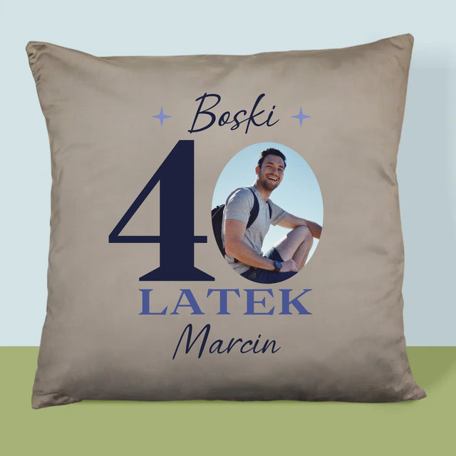 Zdjęcie I Podpis: Boski 40-Latek - Poduszka z Nadrukiem
