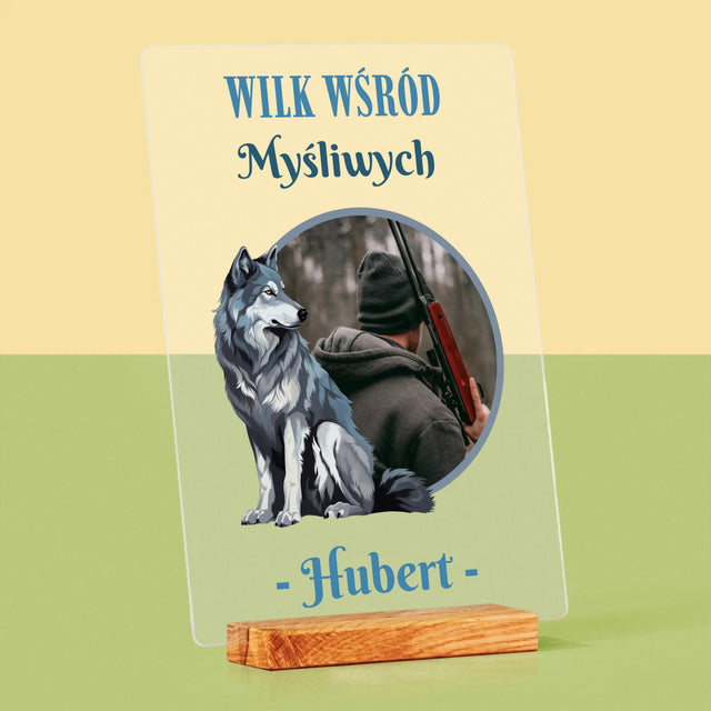 Zdjęcie I Podpis: Wilk Wśród Myśliwych - Wydruk Na Szkle Akrylowym