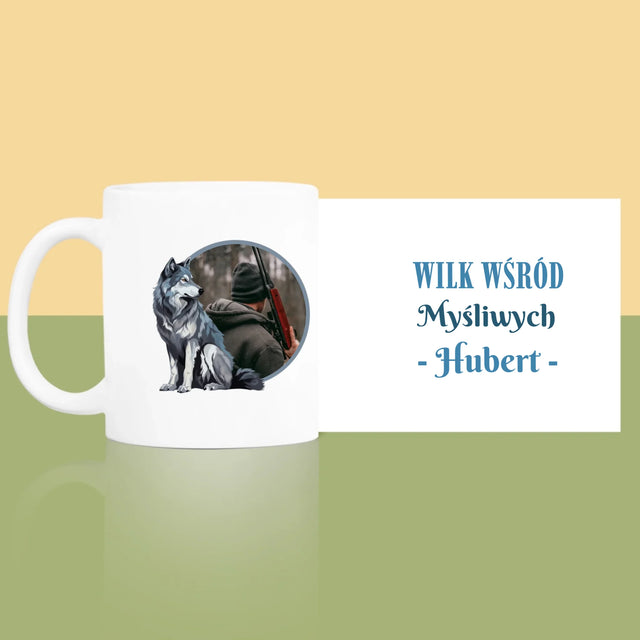 Zdjęcie I Podpis: Wilk Wśród Myśliwych - Kubek z Nadrukiem