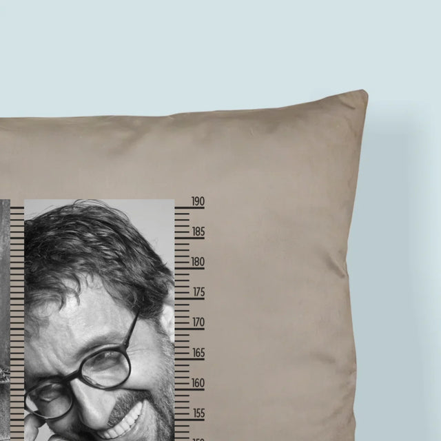 Fotokolaż: Skazany Na 60 Lat - Poduszka z Nadrukiem