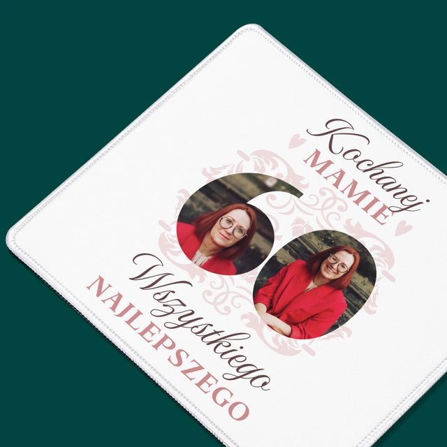 Słowo Ze Zdjęć: Kochanej Mamie z Okazji 60 Urodzin - Podkładka Pod Myszkę