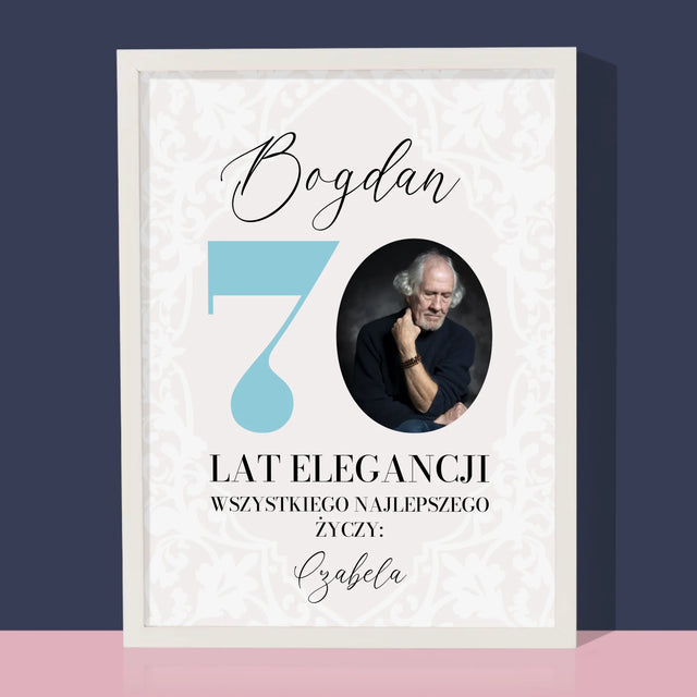 Zdjęcie I Podpis: 70 Lat Elegancji - Wydruk Obramowany