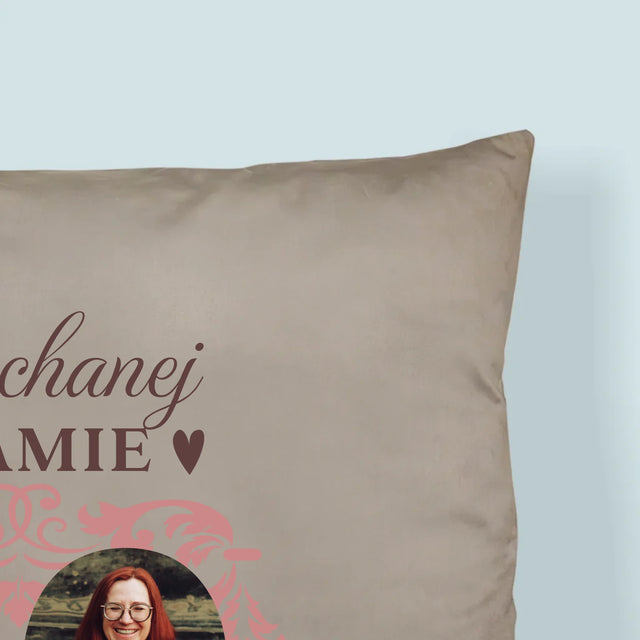 Słowo Ze Zdjęć: Kochanej Mamie z Okazji 60 Urodzin - Poduszka z Nadrukiem