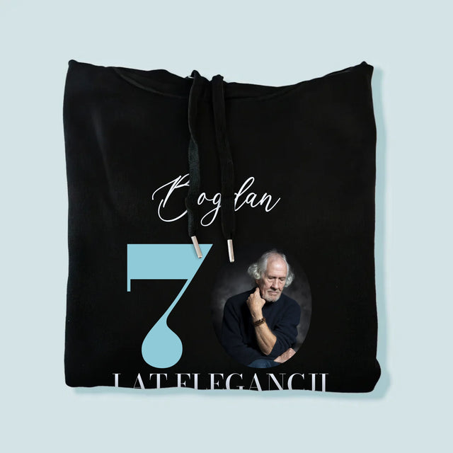 Zdjęcie I Podpis: 70 Lat Elegancji - Bluza Męska z Kapturem