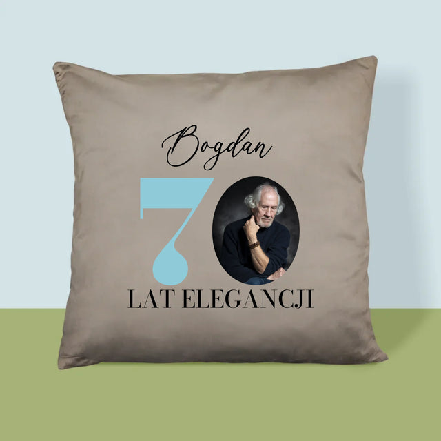 Zdjęcie I Podpis: 70 Lat Elegancji - Poduszka z Nadrukiem
