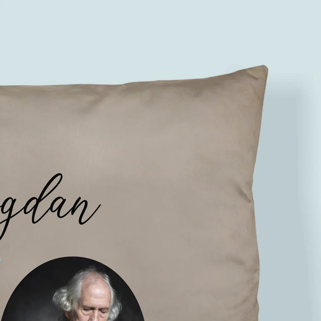 Zdjęcie I Podpis: 70 Lat Elegancji - Poduszka z Nadrukiem