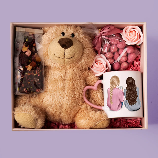 Kreator Postaci: Przyjaciółki - Zestaw Prezentowy z Kubkiem, Misiem i Słodkościami