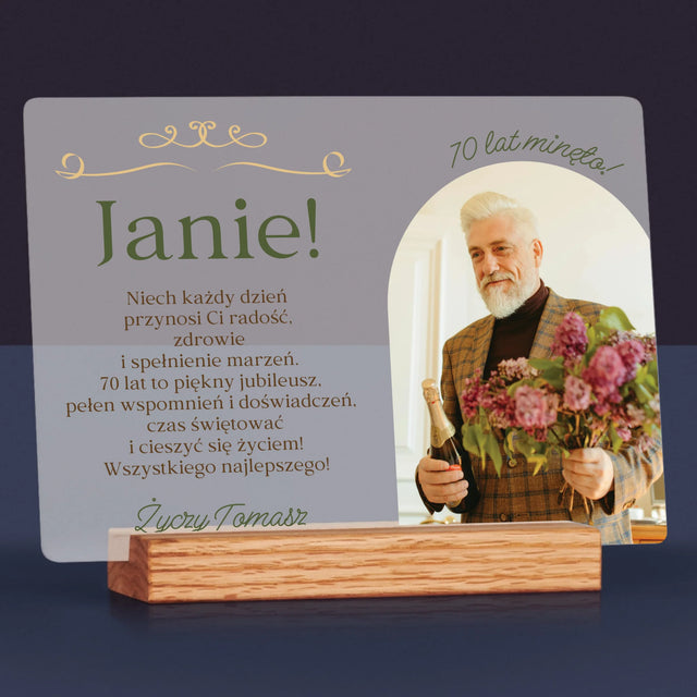 Zdjęcie I Podpis: 70 Lat Minęło - Wydruk Na Szkle Akrylowym