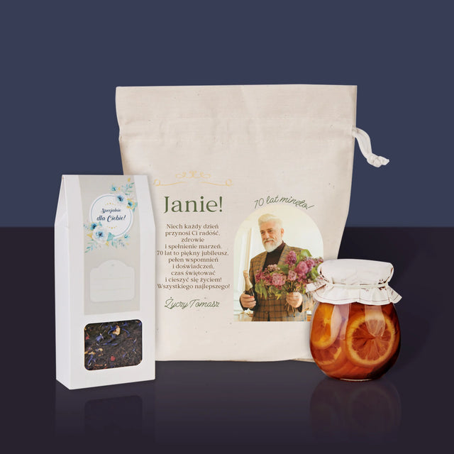 Zdjęcie I Podpis: 70 Lat Minęło - Herbata w Woreczku