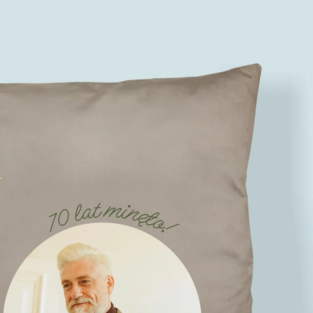 Zdjęcie I Podpis: 70 Lat Minęło - Poduszka z Nadrukiem