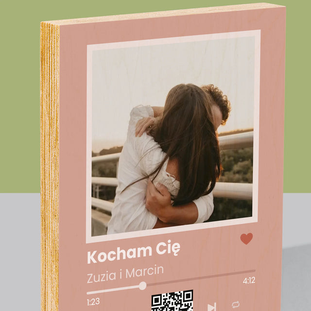 Zdjęcie i Podpis: Twoja Piosenka z Kodem - Wydruk Na Drewnie