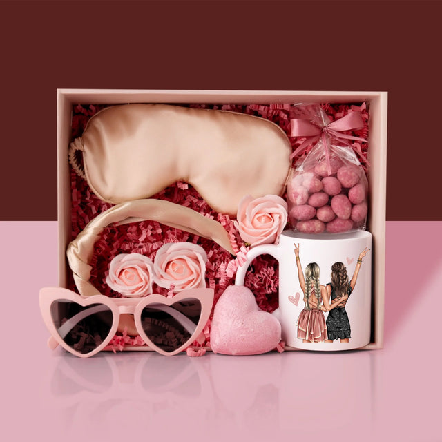 Kreator Postaci: Przyjaciółki Osiemnastka - Zestaw prezentowy z kubkiem i satynową opaską