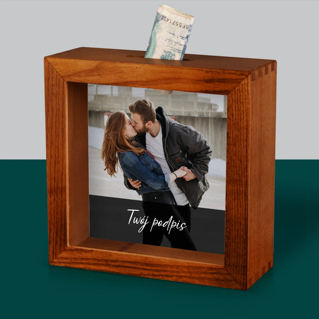 Zdjęcie I Podpis: Twoje Zdjęcie I Podpis - Drewniana Skarbonka