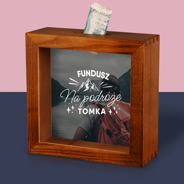 Zdjęcie I Podpis: Na Podróże - Drewniana Skarbonka