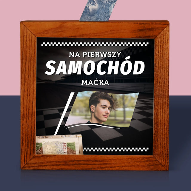 Zdjęcie I Podpis: Na Pierwszy Samochód - Drewniana Skarbonka