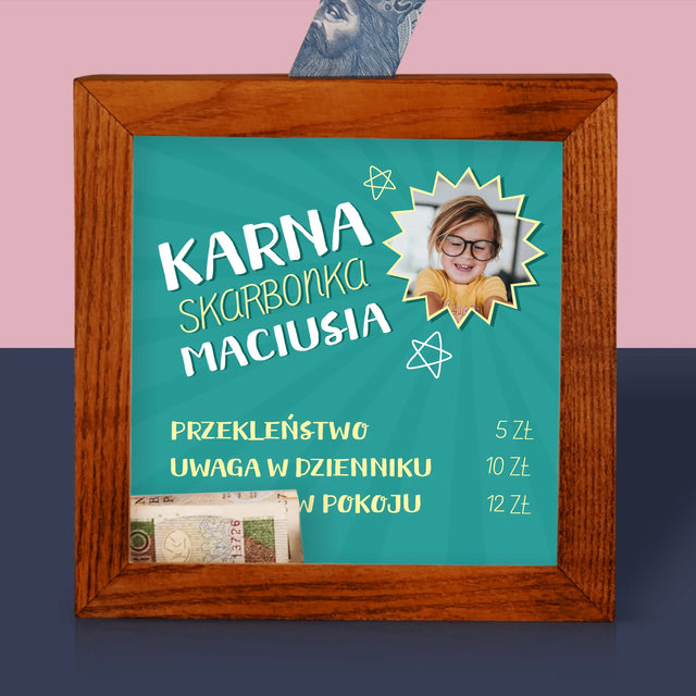 Zdjęcie I Podpis: Karna Skarbonka - Drewniana Skarbonka