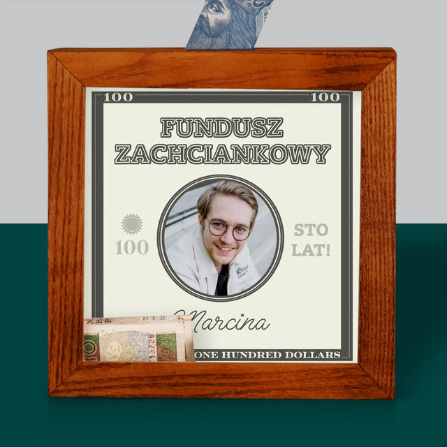 Zdjęcie I Podpis: Fundusz Zachciankowy - Drewniana Skarbonka