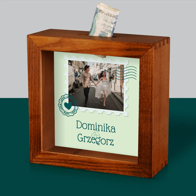 Zdjęcie I Podpis: Ślubna Pocztówka - Drewniana Skarbonka