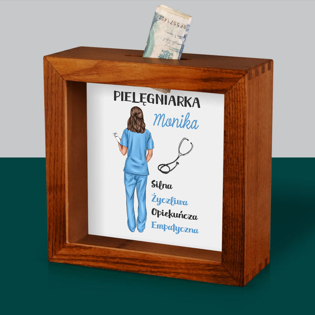 Kreator Postaci: Cechy Pielęgniarki - Drewniana Skarbonka