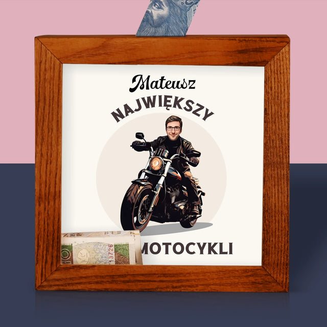 Twoja Postać: Fan Motocykli - Drewniana Skarbonka