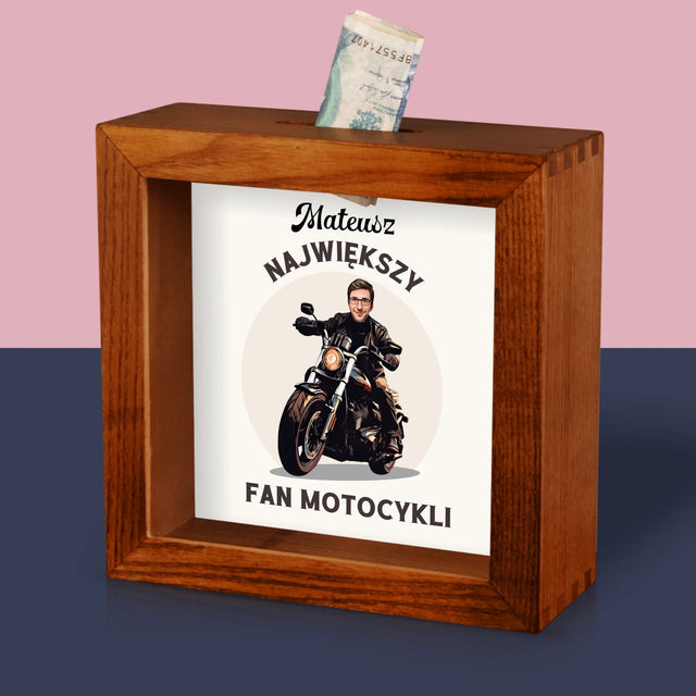 Twoja Postać: Fan Motocykli - Drewniana Skarbonka