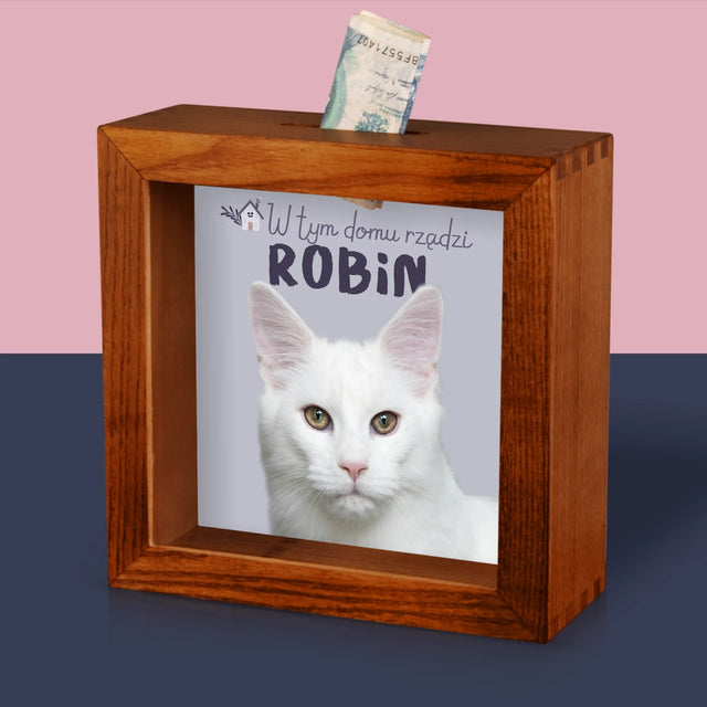 Zdjęcie I Podpis: W Tym Domu Rządzi Zwierzak - Drewniana Skarbonka