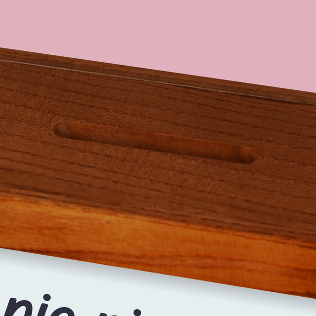 Zdjęcie I Podpis: Nic Nie Muszę! Emeryt - Drewniana Skarbonka