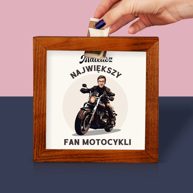 Twoja Postać: Fan Motocykli - Drewniana Skarbonka