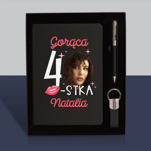 Zdjęcie i Podpis: Gorąca 40-Stka - Zestaw z Notatnikiem