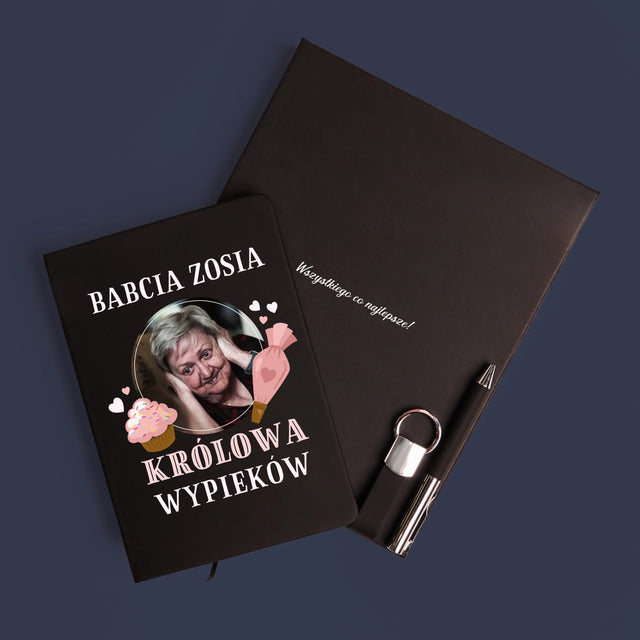 Zdjęcie i Podpis: Królowa Wypieków - Zestaw z Notatnikiem
