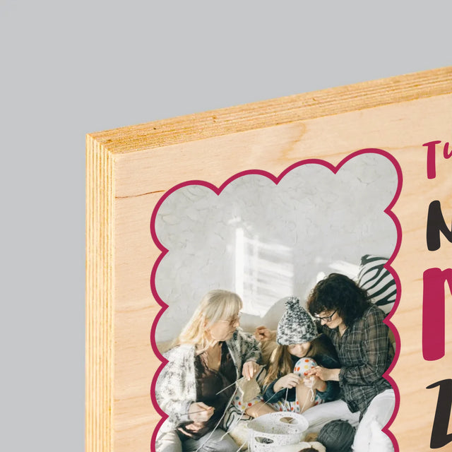 Zdjęcie i Podpis: Najlepsze Mamy Zostają Babciami - Wydruk Na Drewnie