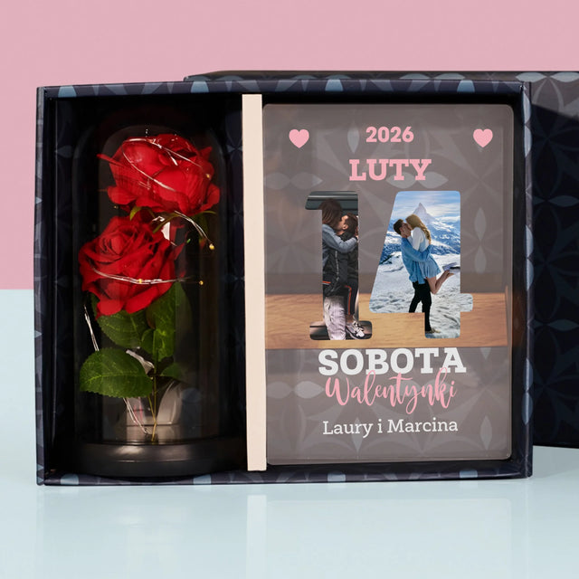 Słowo Ze Zdjęć: Walentynki Kartka z Kalendarza - Zestaw Prezentowy z Wydrukiem Na Szkle i Wieczną Różą
