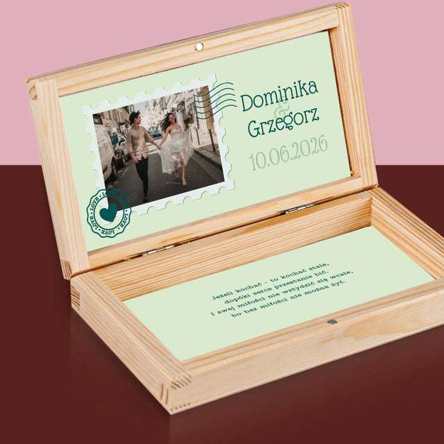Zdjęcie i Podpis: Ślubna Pocztówka - Drewniane Pudełko Na Pieniądze