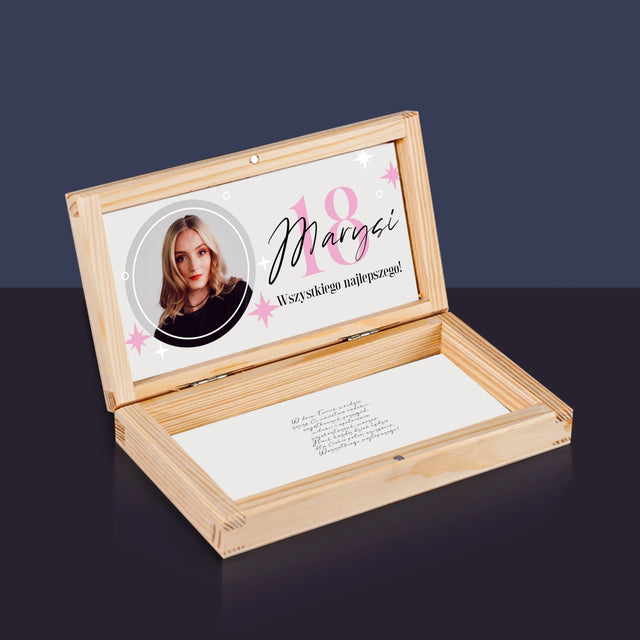 Zdjęcie i Podpis: 18 Gwiazdki - Drewniane Pudełko Na Pieniądze