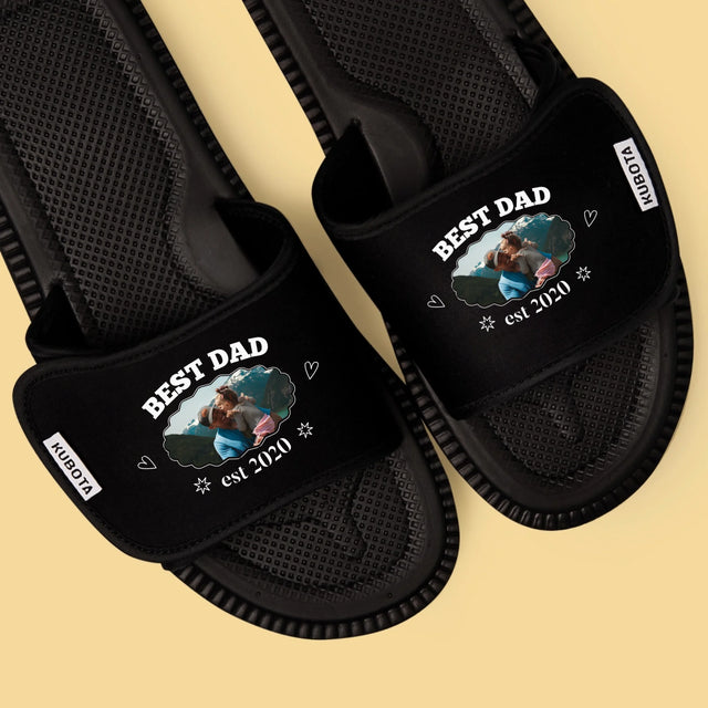 Zdjęcie i Podpis: Best Dad Established - Klapki Kubota