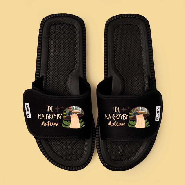 Zdjęcie i Podpis: Idę Na Grzyby - Klapki Kubota