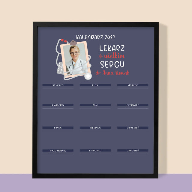 Zdjęcie i Podpis: Lekarz o Wielkim Sercu - Kalendarz w Ramce