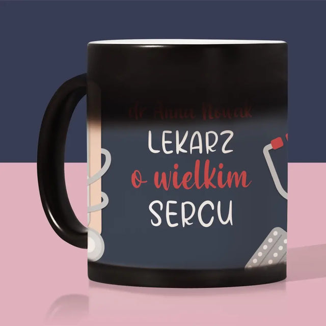 Zdjęcie i Podpis: Lekarz o Wielkim Sercu - Kubek z Nadrukiem