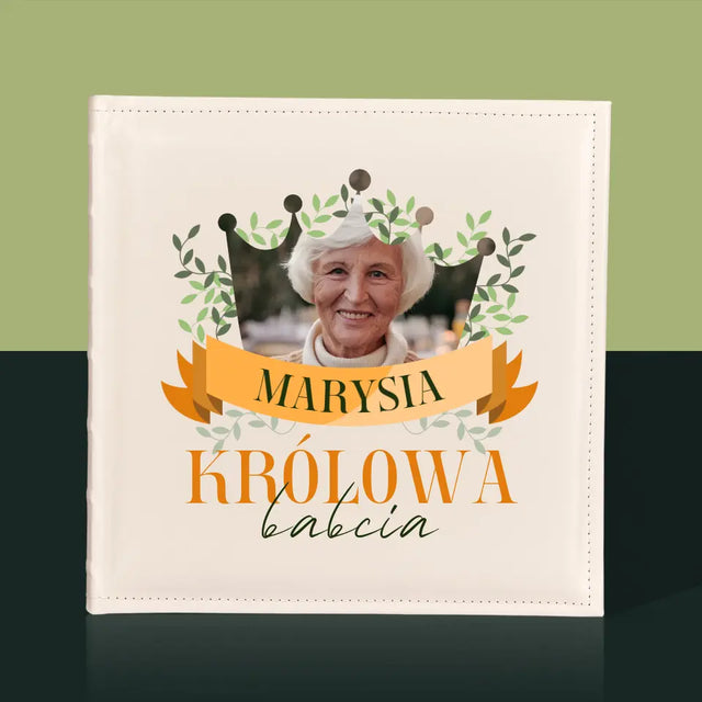 Zdjęcie i Podpis: Królowa Babcia - Album Na Zdjęcia