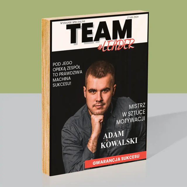 Okładka Magazynu: Team Leader - Wydruk Na Drewnie