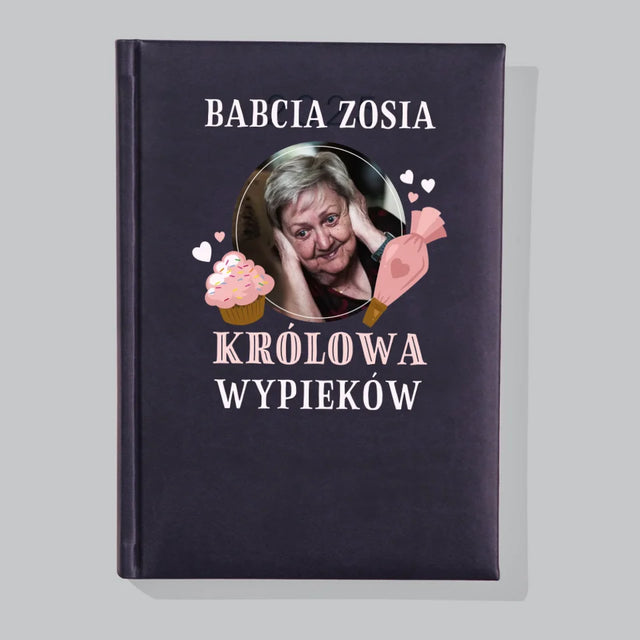 Zdjęcie i Podpis: Królowa Wypieków - Kalendarz Książkowy