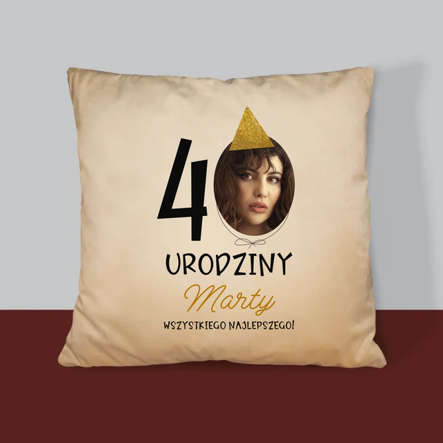 Zdjęcie I Podpis: 40 Urodziny Czapeczka - Poduszka z Nadrukiem